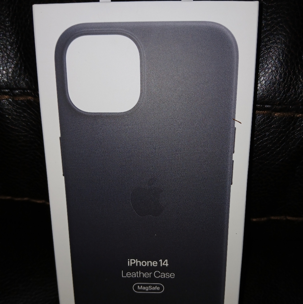 Genuine apple leather case. Iphone 14. Small camera